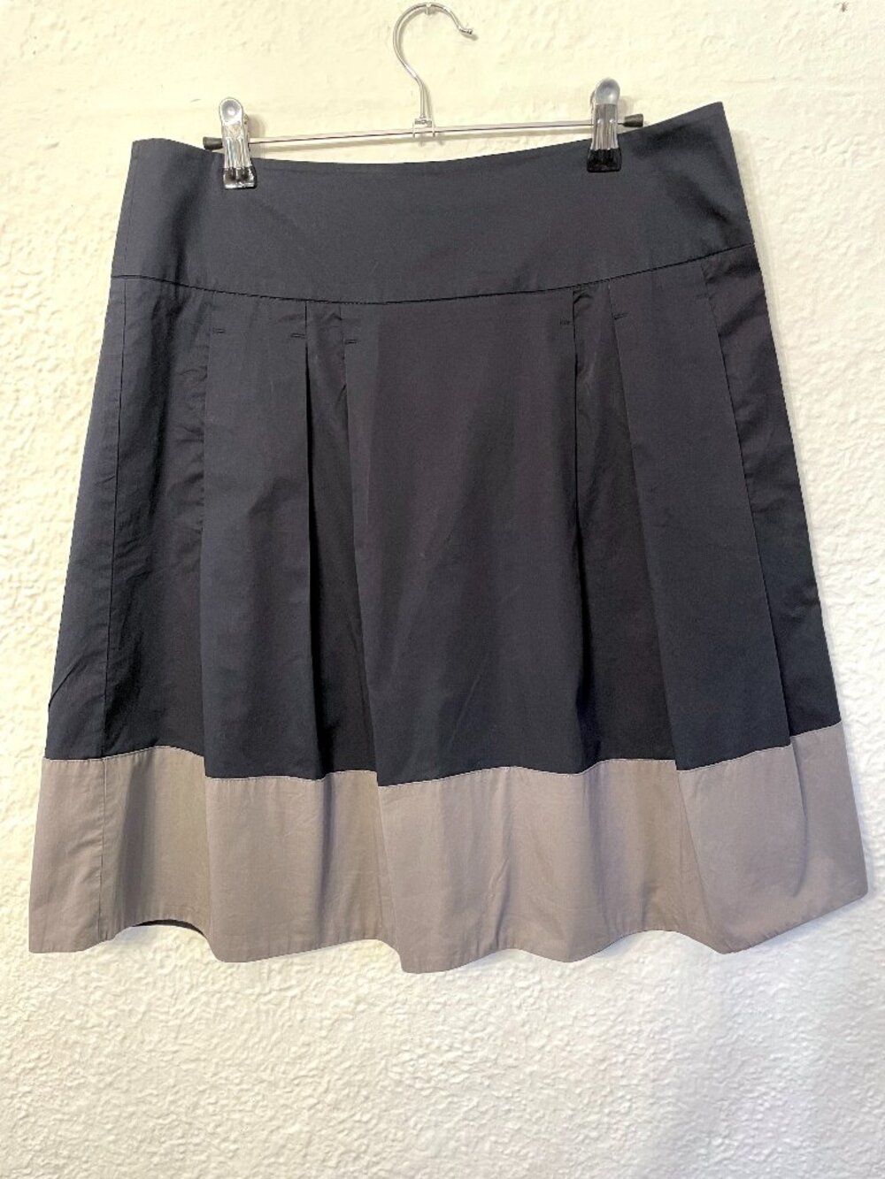 Vince Colorblock Pleated Knee Length Skirt Pockets, Sz 10, Luxury Preppy Chic